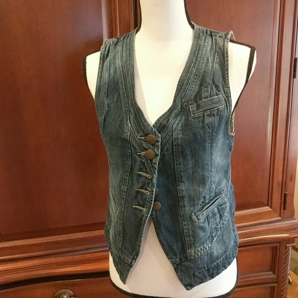 Cabi denim vest sz small